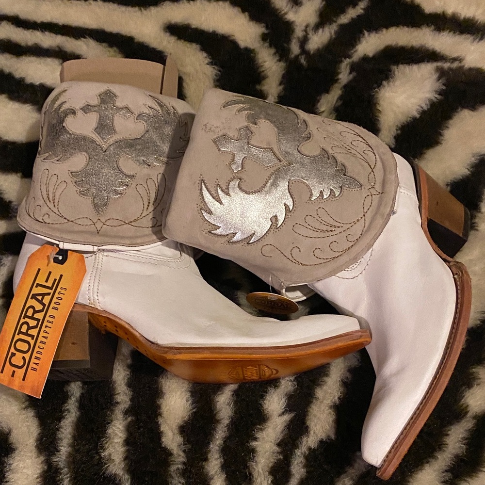 Corral White Leather Western Ankle snip toe Boots with Silver Embellished shaft
